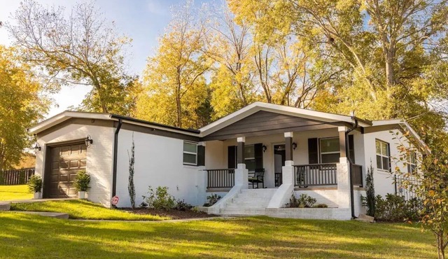 New Hope House! 20 Min to RDU| Outdoor Kitchen!