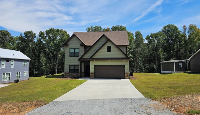 Newly built house located minutes from Lake Hartwell and Clemson University