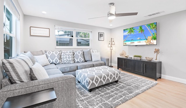Newly Renovated 10 minutes to Beaches Firepit