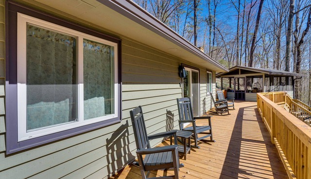 North Carolina Coupes Retreat w/Deck & Grill!