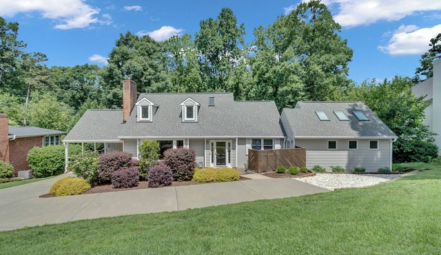 North Hills Home 4 BR/2 BA with attached studio
