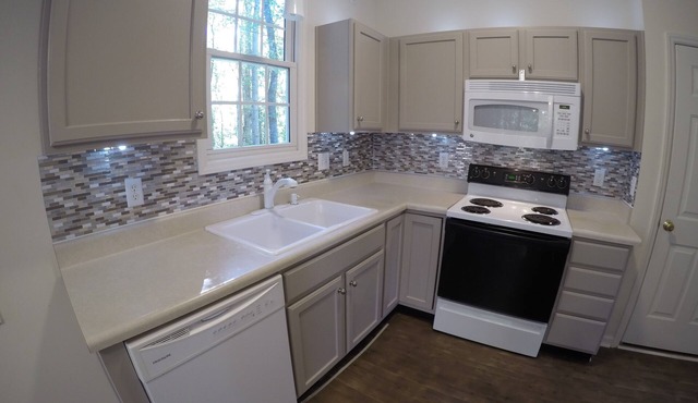North Raleigh home in Wakefield Plantation Culd-de-sac lot in private wooded lot
