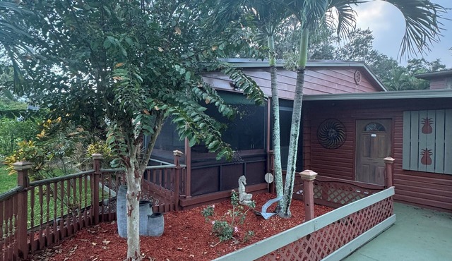Oaks and Palm Resort Lake Wales, Fl. by Lake Kissimmee 3 Bedroom 5 beds 6 guest
