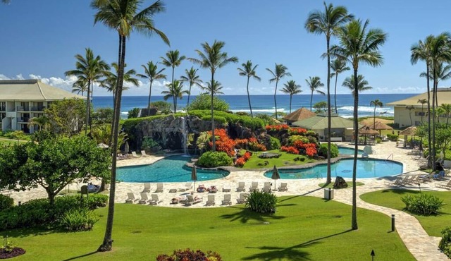 Ocean Front’s Top End Unit; Partial Ocean View in Lanai; 1 minute walk to Beach in Lihue