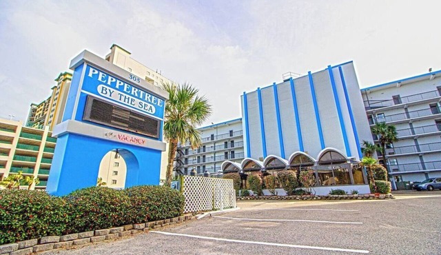 Oceanfront 1BR Condo | Pool, Hot Tub & Beach