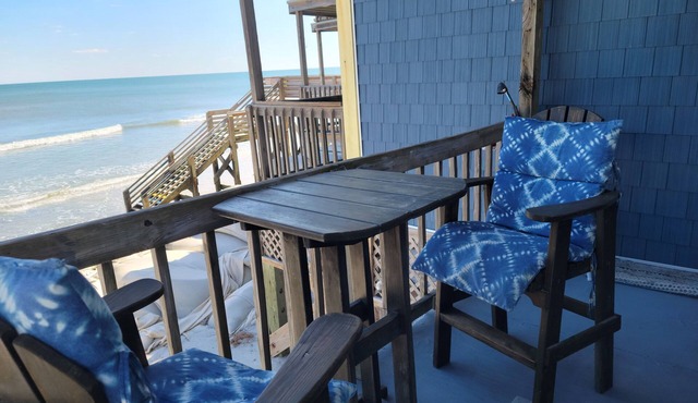 Oceanfront 1BR Condo – First Floor, Sleeps 4, Unbeatable Views & Location!