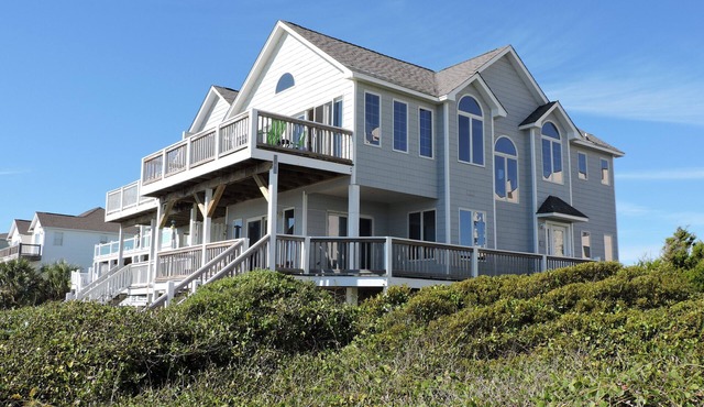 Oceanfront 6BR Half-Duplex – Pool, Beach & Dog-Friendly