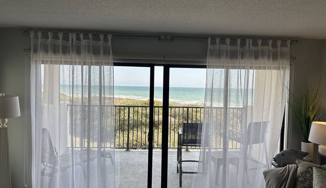 Oceanfront Condo-Sleeps 4-Newly Renovated