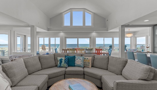 Oceanfront home - elevator, pool, dog friendly