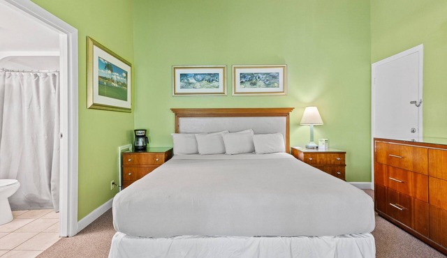 Oceanfront Inn Room #11- Standard Room - King Bed