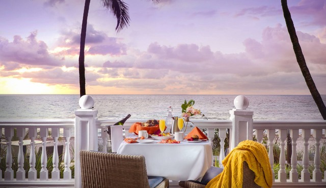 OCEANFRONT Suite in a Beautiful Resort Located Right On The Sand!