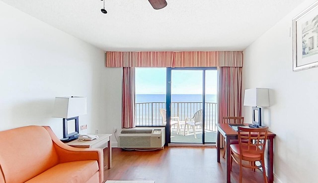 Oceanfront Suite | Kitchen | Dog Friendly | Pools