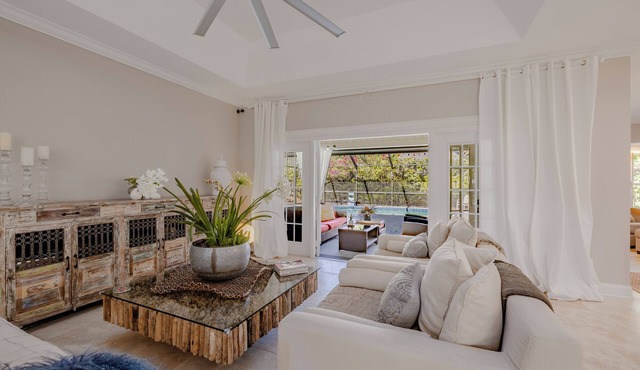 Oceanside Castaway Cove, steps to the beach, gated community with guard