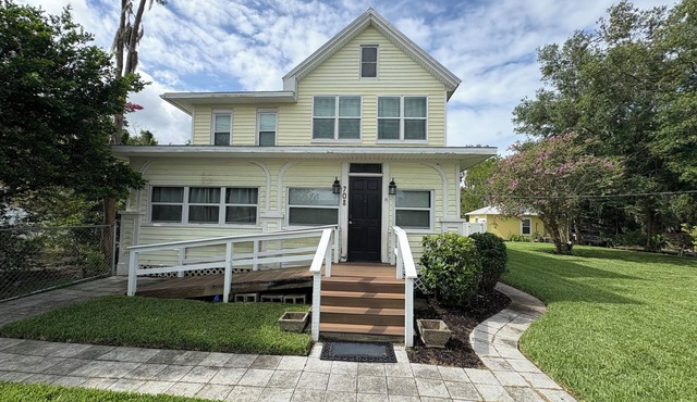 Old Florida Charm in Eustis