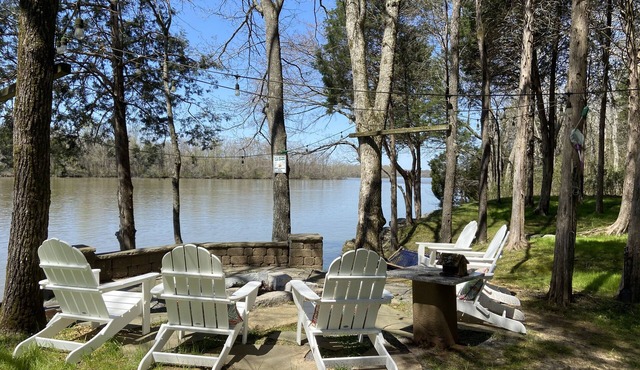OLD HICKORY LAKE — HOUSE ON THE WATER