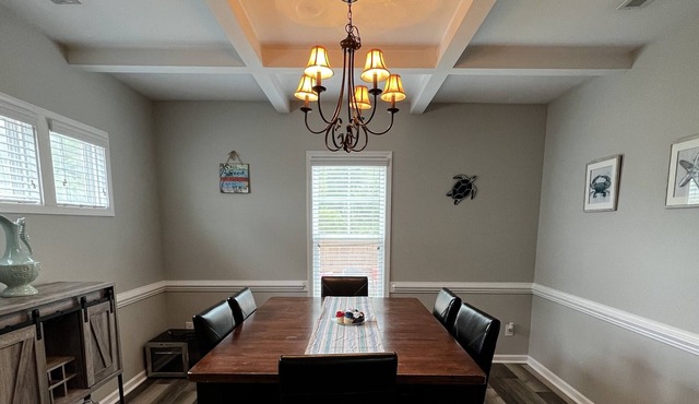 Osprey Getaway 3500sqft open floor plan , close to base, beaches, restaurants