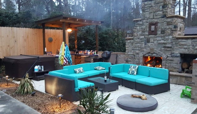 Outdoor Oasis - Secluded Pool, Hot Tub, Fireplace