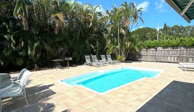 Palm Beach Paradise - Your Ultimate Family & Group Getaway