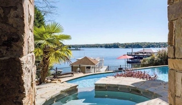 PARADISE AT THE LAKE-Pool & Optional Boat Rental. Great for families! Generator