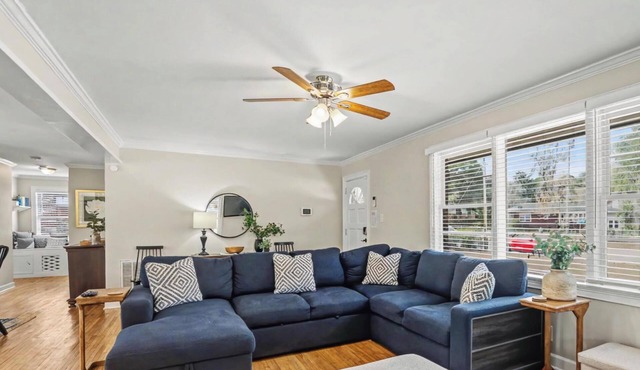 Parris Island 10 min - Pet friendly Home + Yard