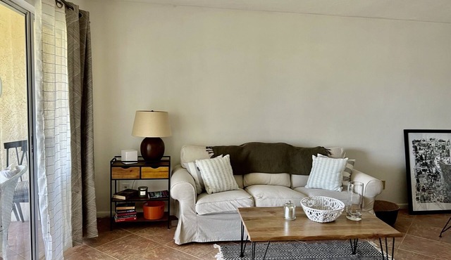 Peaceful 2 bedroom condo near Naples and Marco Island beaches