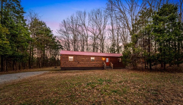 Peaceful 2BR cabin w/Firepit+ Yard* Near Nashville in Mount Juliet