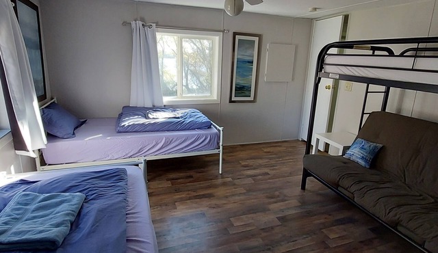 Peaceful and comfortable lake cabin on Wolf lake in Dassel