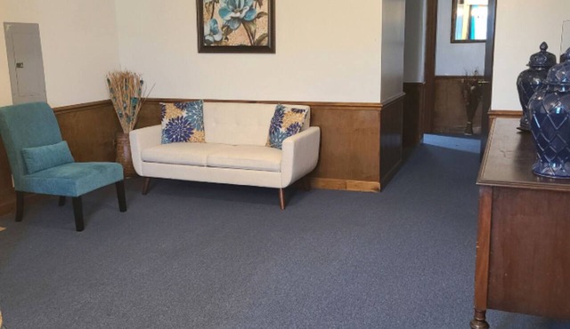 Peaceful Retreat at Crawford Farms – Quiet and Comfortable for Work or Relaxing.