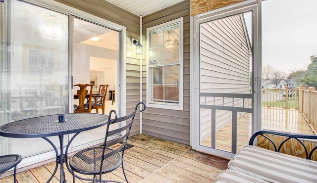 Peaceful Savannah Home - 11 Mi to Beaches!