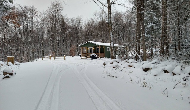 Peaceful, secluded, wooded retreat 1 mile from Adirondack Park-near skiing in Malone