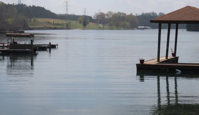 Perfect Lakefront Getaway