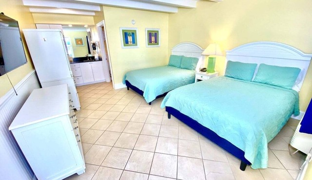 Pet-friendly, 3 Blocks to Beach, Pool, #201