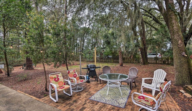 Pet-Friendly Home. Short Walk to Scenic Overlook!
