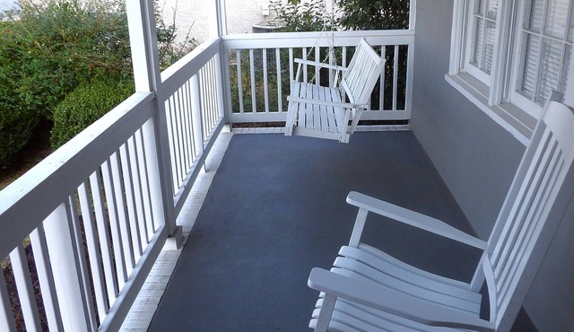 Pet friendly Simply Southern Gem. Located just minutes from Ft. Moore.