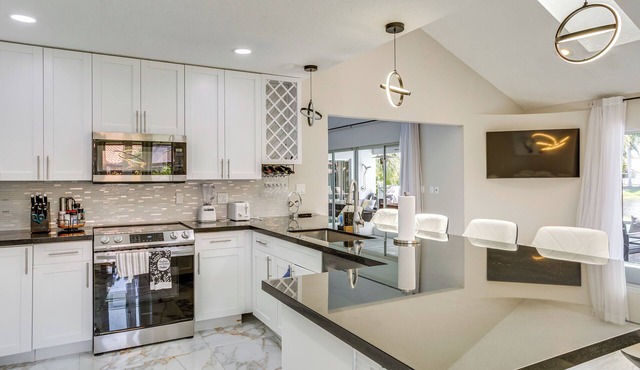 Pet-Friendly Wellington Home: On-Site Lake Access!