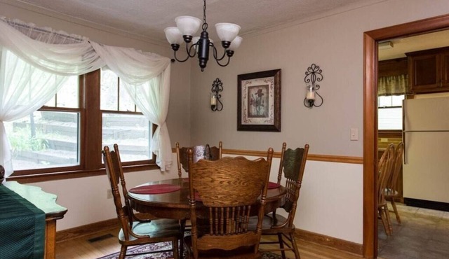 Pets Welcome, Big Views, Easy Walk into Chimney Rock Village, Internet