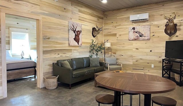 Pickwick Lake Lodge