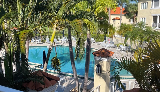 Pied-à-Terre in quaint Vero Beach, Fl including Private Club Membership