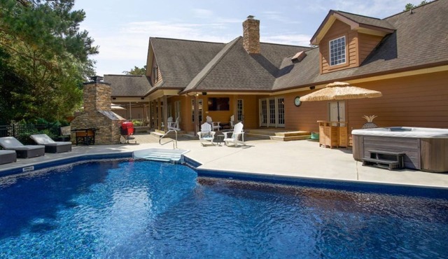 Pinehurst Golf home w/pool,Game room, Pool table, sleep up to 12