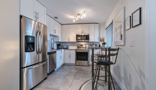 Pool-8min drive to Beach-Remodeled-Wilton Manors