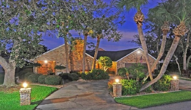 Pool side in Port Orange, Near beach, Gated Community, Bikers Welcome!Golf!
