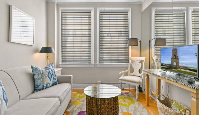 Pool/StepsToBeach/Dine/Pearl 1brCondo