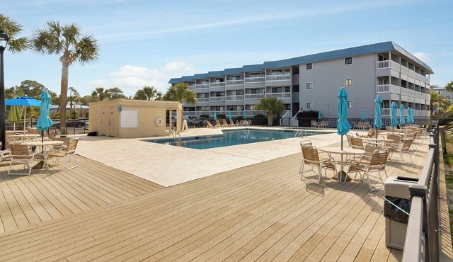 Pools + Tennis | Walk to Shops & Restaurants | Coastal Condo