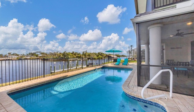 Port Charlotte 4 Bedroom Pool Vacation Home on Canal