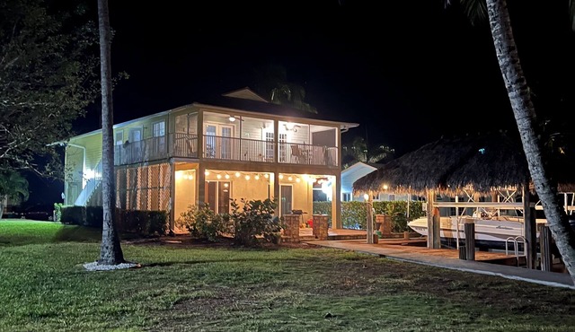 Premiere location on the water, walking distance to Stan's!