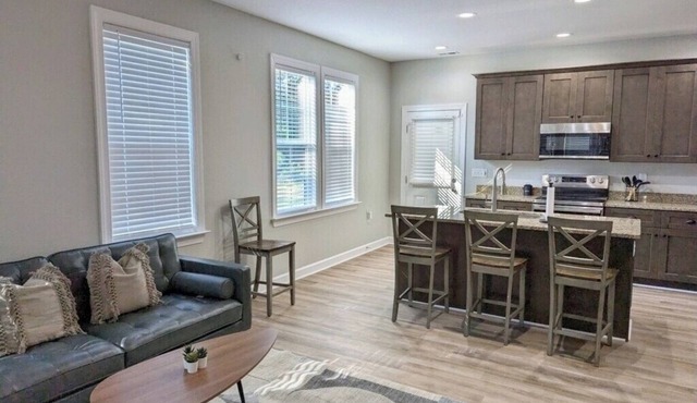 Private 2Bed/2Bath Home with Modern Comfort and Rural Charm 5 min from Downtown