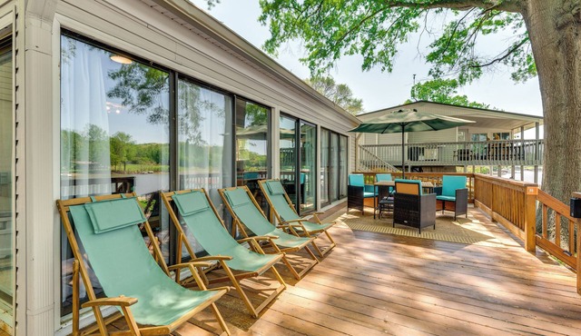 Private Dock + Fire Pit: High Rock Lake Retreat