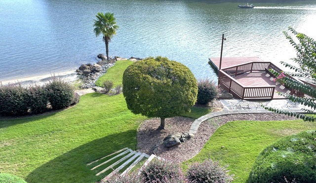 Private Lakeside Oasis - Newly Renovated - Spacious Interior - Movie Theater