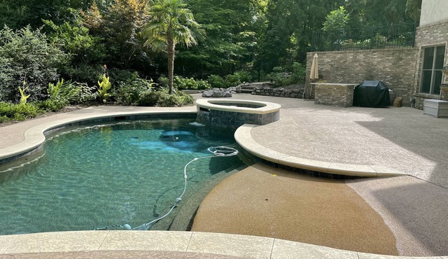 Private Vacation Resort: Pool, Spa, Gym, Kitchen, Laundry, in Tranquil Setting