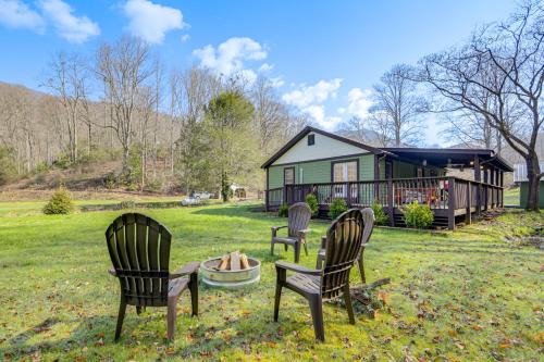 Quaint Mountain Charm! Robbinsville Hideaway